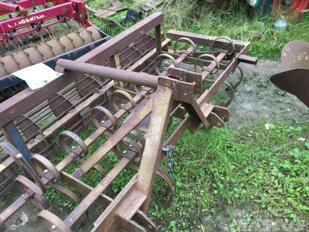  Spring tyne front mounted cultivator Культиватори