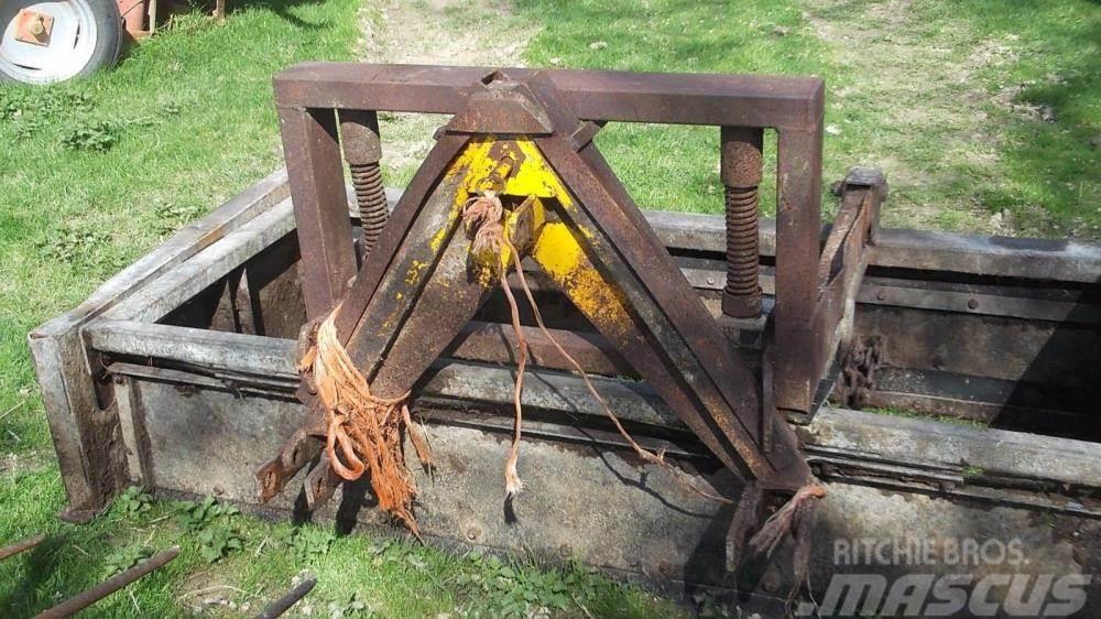  tractor mounted dung scraper £450 Польові шлейфи