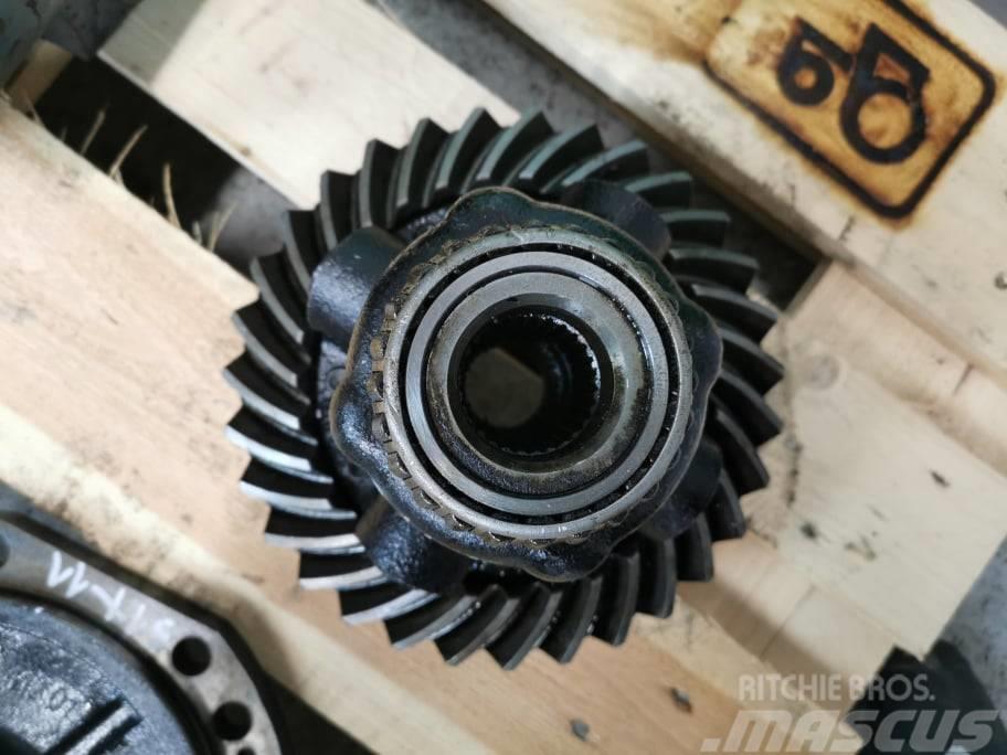 New Holland LM 410 {Clark-Hurth 11X31 front differential Осі