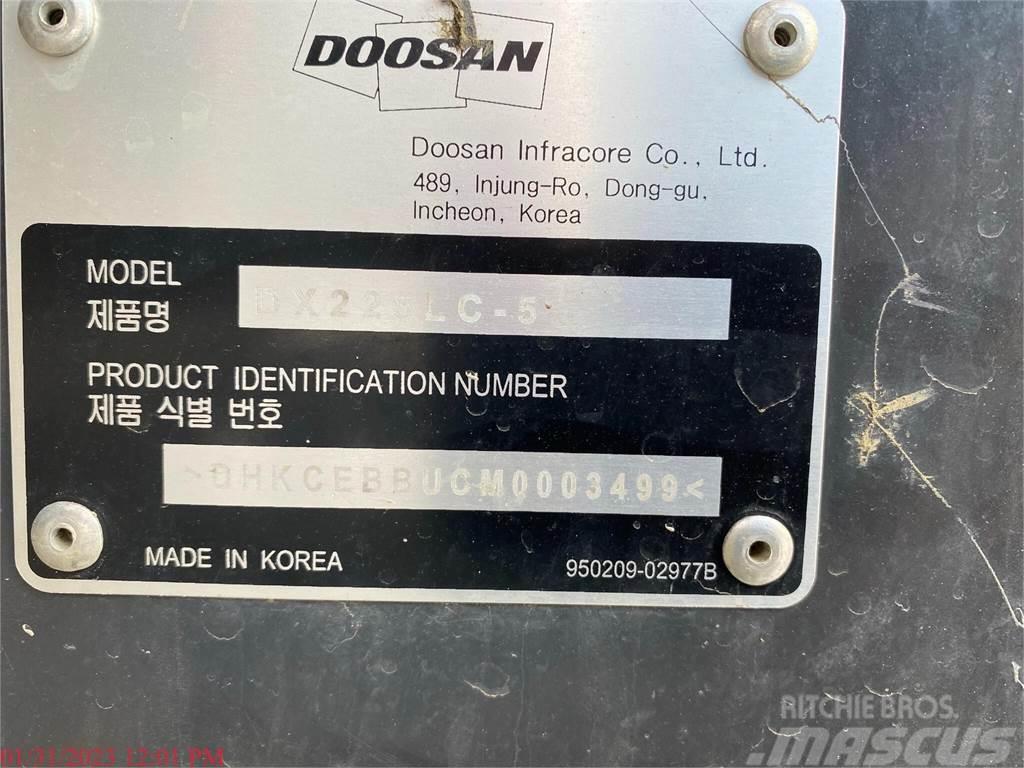 Doosan DX225 LC-5 Гусеничні екскаватори