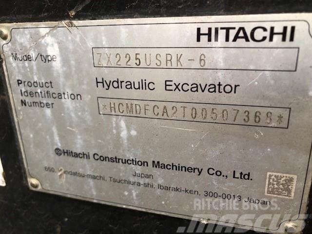 Hitachi ZX225USRK-6 Гусеничні екскаватори