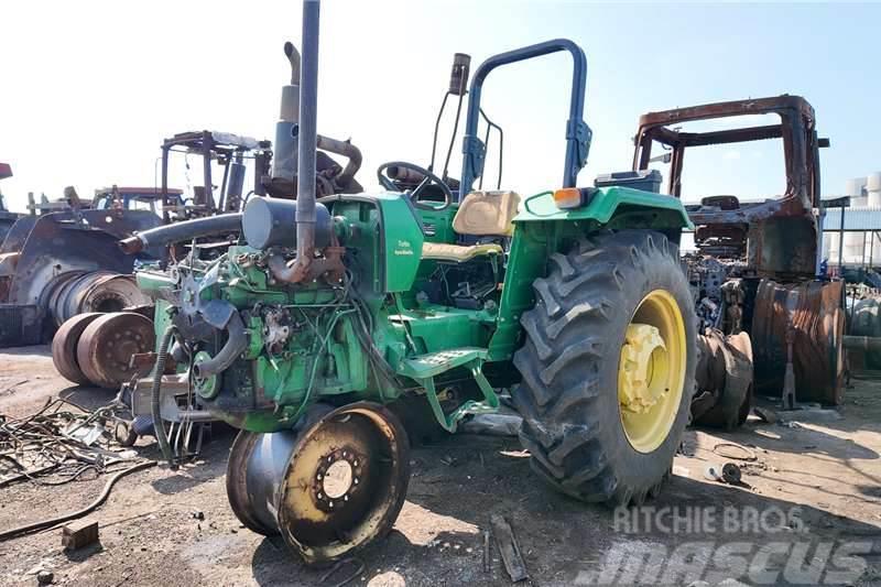 John Deere JD 5215 Tractor Now stripping for spares. Трактори
