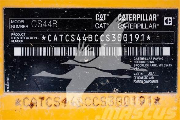 CAT CS44B Грунтові котки