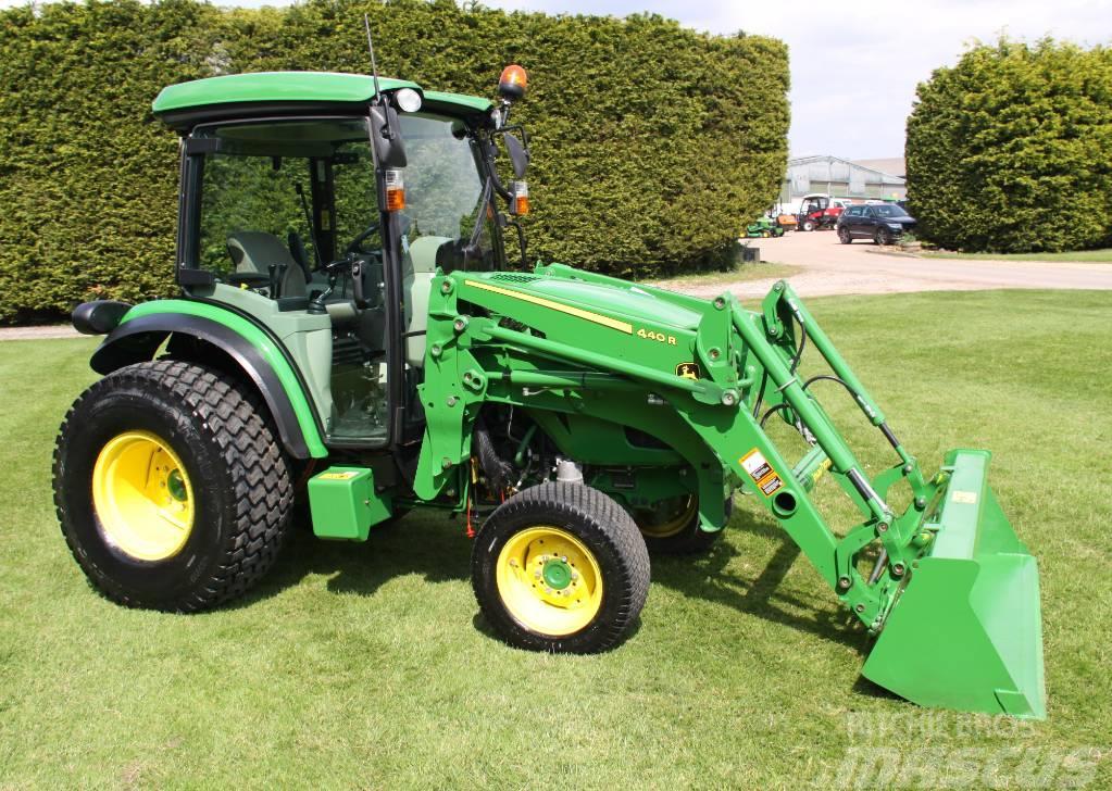 John Deere 4066R Compact tractor and JD 440R front loader Трактори