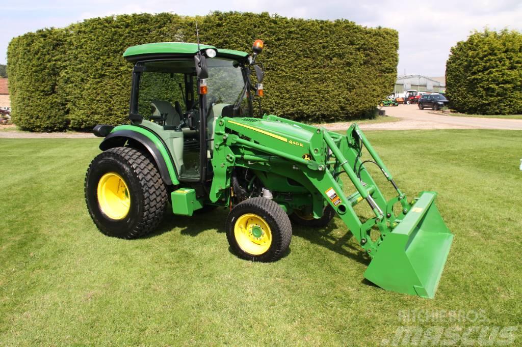 John Deere 4066R Compact tractor and JD 440R front loader Трактори