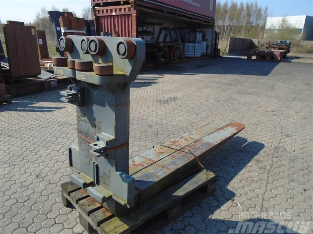  FORK Fitted with Rolls, Kissing 28.000kg@1200mm // Вила