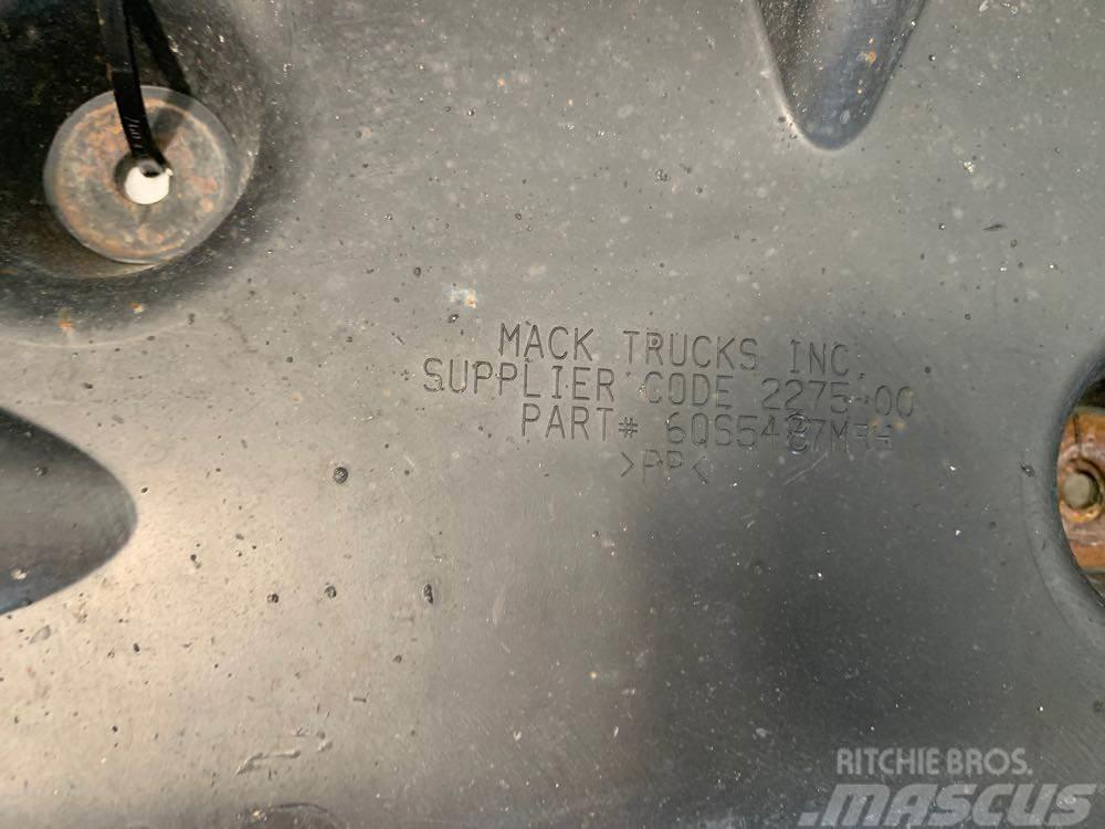 Mack CXU613 Інше обладнання