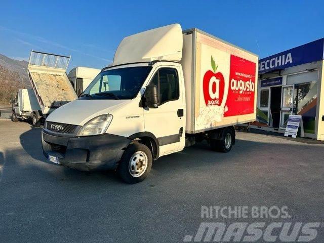 Iveco DAILY 35C18A Фургони