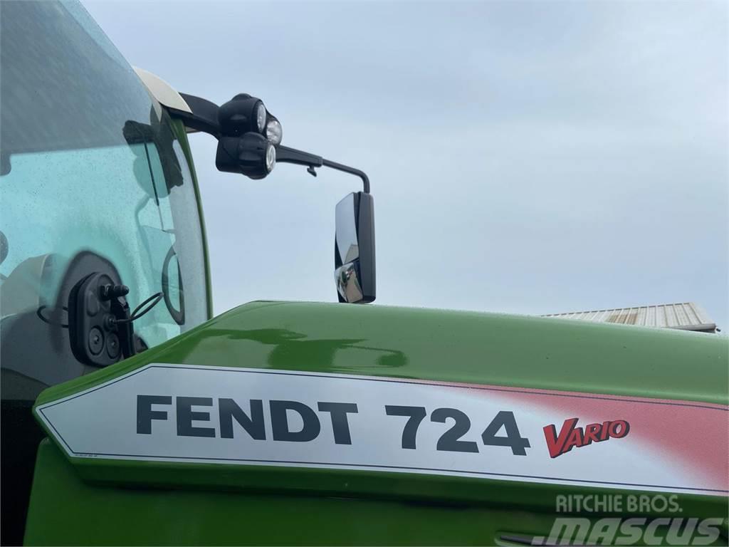 Fendt 724 Vario Трактори