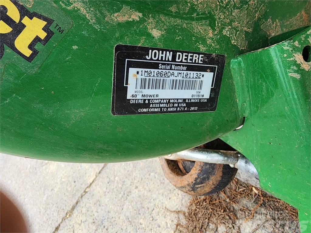 John Deere 1025R Трактори