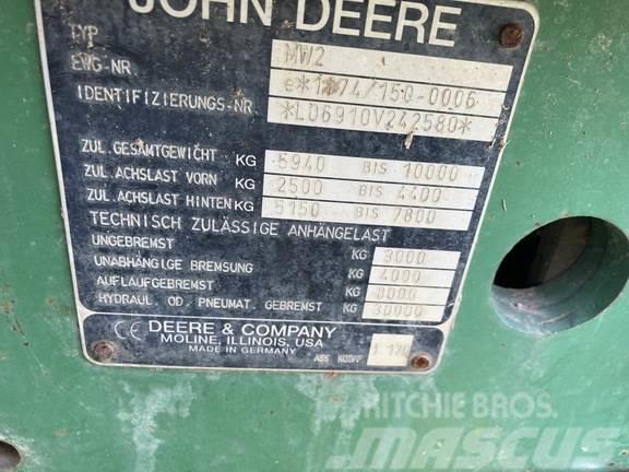 John Deere 6910 Трактори