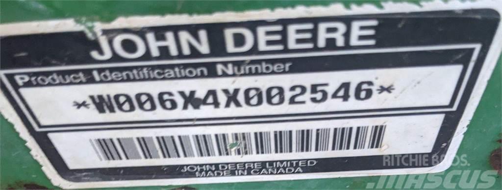 John Deere 6X4 Підсобні машини