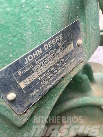 John Deere 7R 210 Трактори