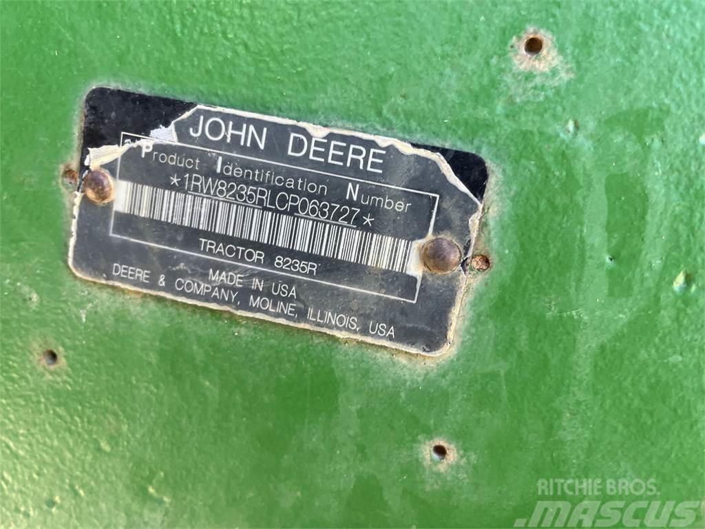 John Deere 8235R Трактори