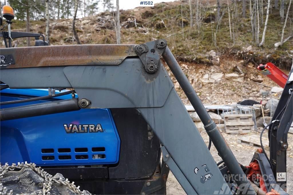 Valtra 6850 Трактори