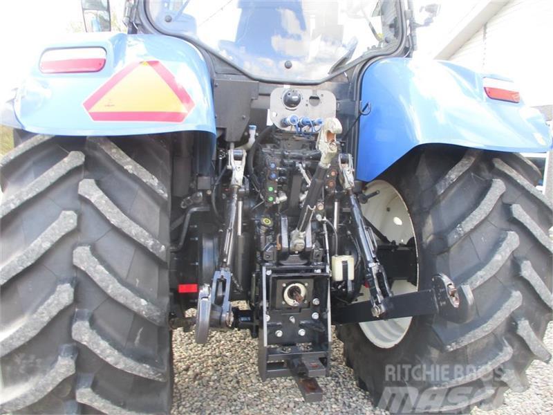 New Holland T7.175 AutoCommand med Frontlift & FrontPTO Трактори