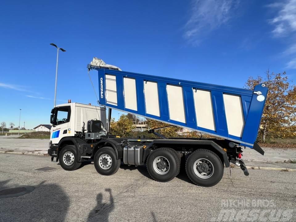 Scania P500 XT 8X4 Вантажівки / спеціальні