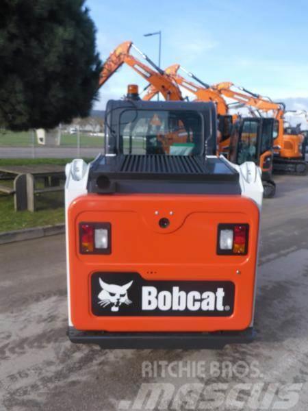 Bobcat T450 Гусеничні вантажники