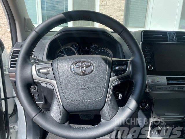 Toyota Land Cruiser 2.8 D-4D Automatik vin 055 Пікапи / Бічне розвантаження