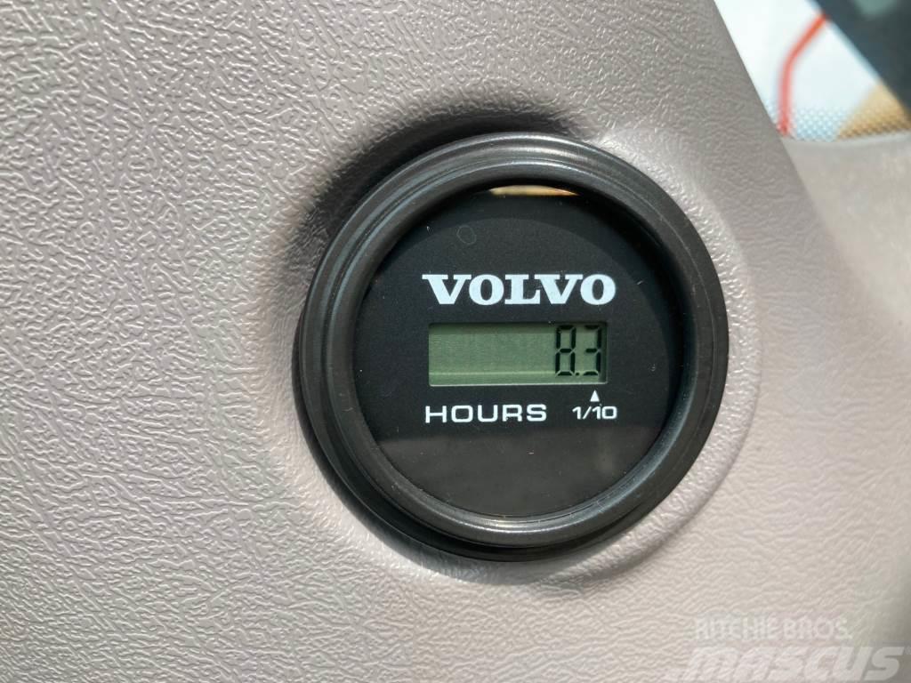 Volvo EC180EL + 700MM TELAT + PYÖRITYS JA ERILLINEN VASA Гусеничні екскаватори