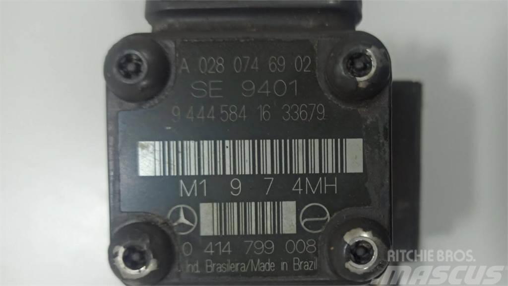 Mercedes-Benz /Tipo: OM902 Unidade Injetor-Bomba Mercedes 414799 Інше обладнання