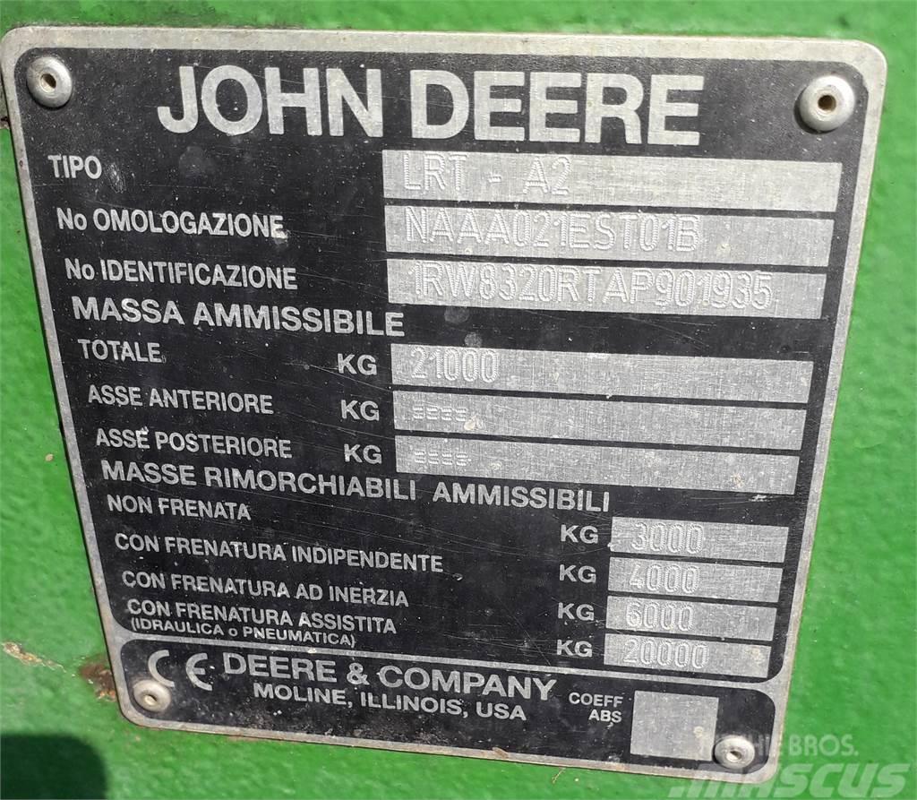 John Deere 8320 RT Трактори