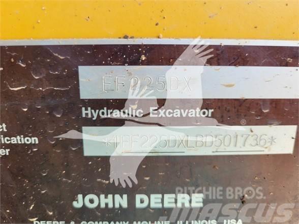 John Deere 225D LC Гусеничні екскаватори