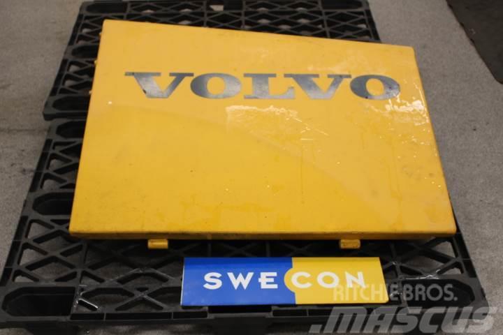 Volvo L180E Sidoluckor Шасі