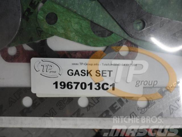 CASE IHC 1967013C1, 3136817R99 Gasket Set Двигуни
