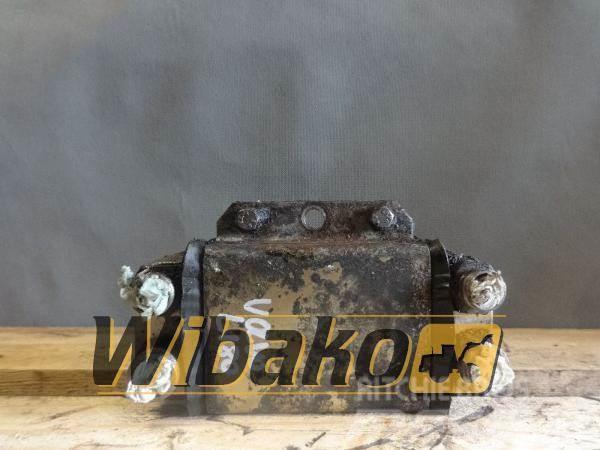 Volvo Oil radiator (cooler) Volvo L180 Other components