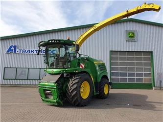 John Deere 8400