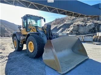 Volvo L110H Wheel loader w/ Bucket and weight. Certified
