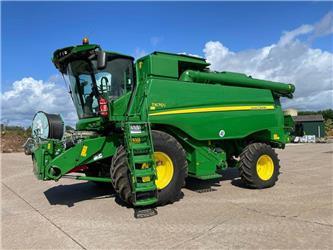 John Deere T670i