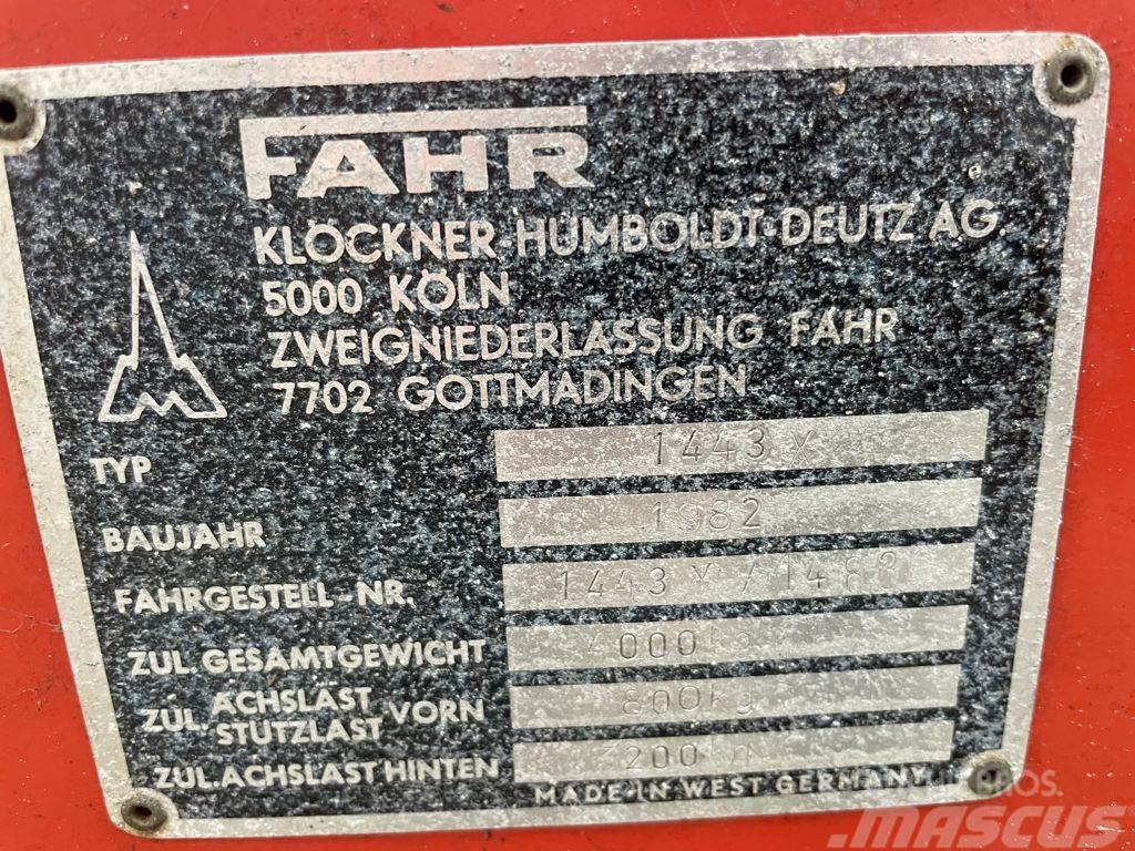 Deutz-Fahr K327 Ladewagen Кормозбиральні комбайни