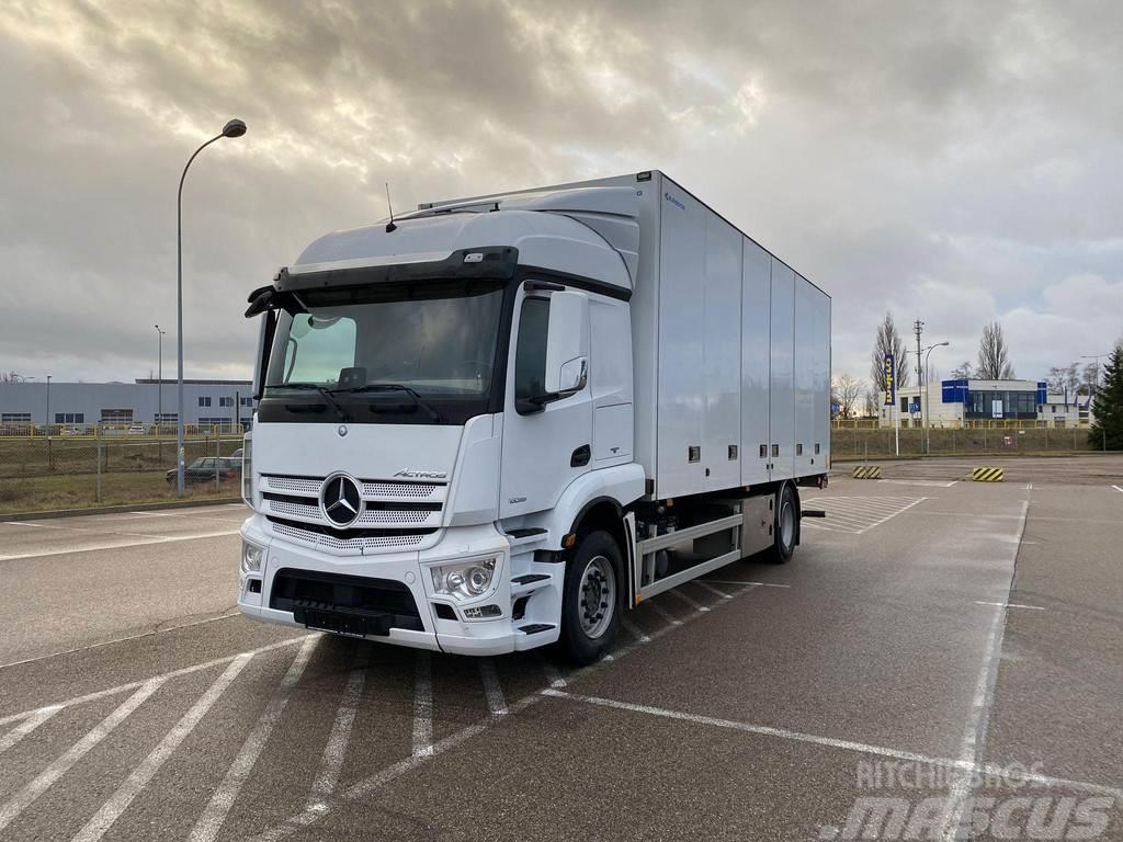 Mercedes-Benz Actros 1835 4X2 EURO6 + SIDE OPENING + ADR Фургони