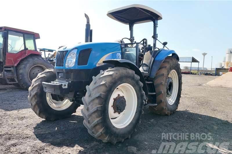 New Holland T6020 Now stripping for spares. Трактори