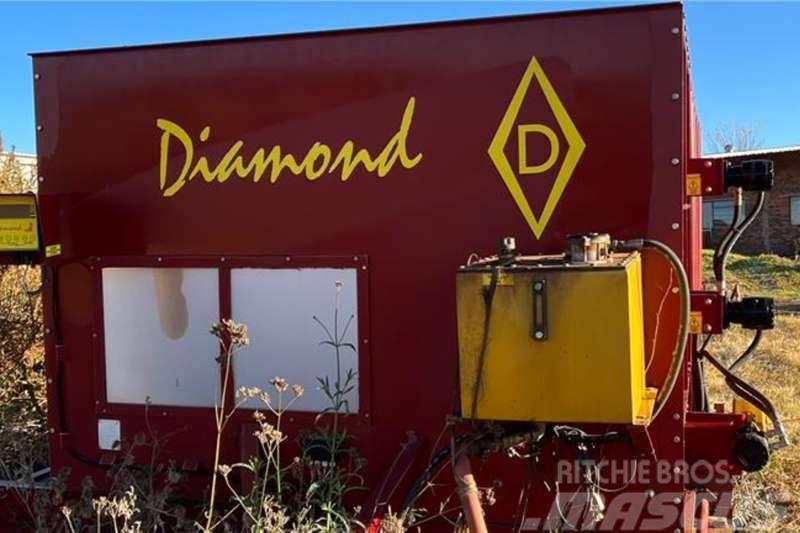  Feed Mixer Diamond FW13 Feeder Машини та обладнання для обробки і зберігання зерна - Інші
