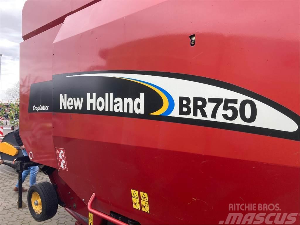 New Holland BR 750 Crop Cutter Рулонні прес-підбирачі