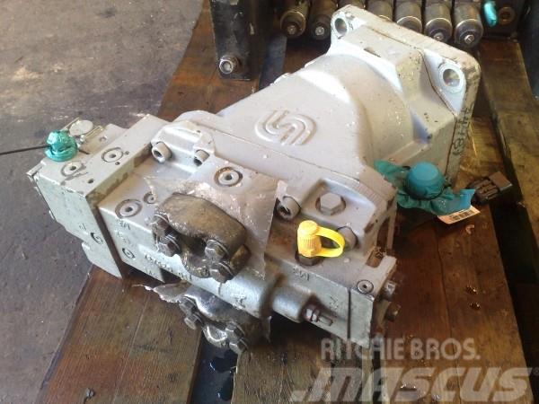 Timberjack 1270B Transmission pump and motor Коробка передач