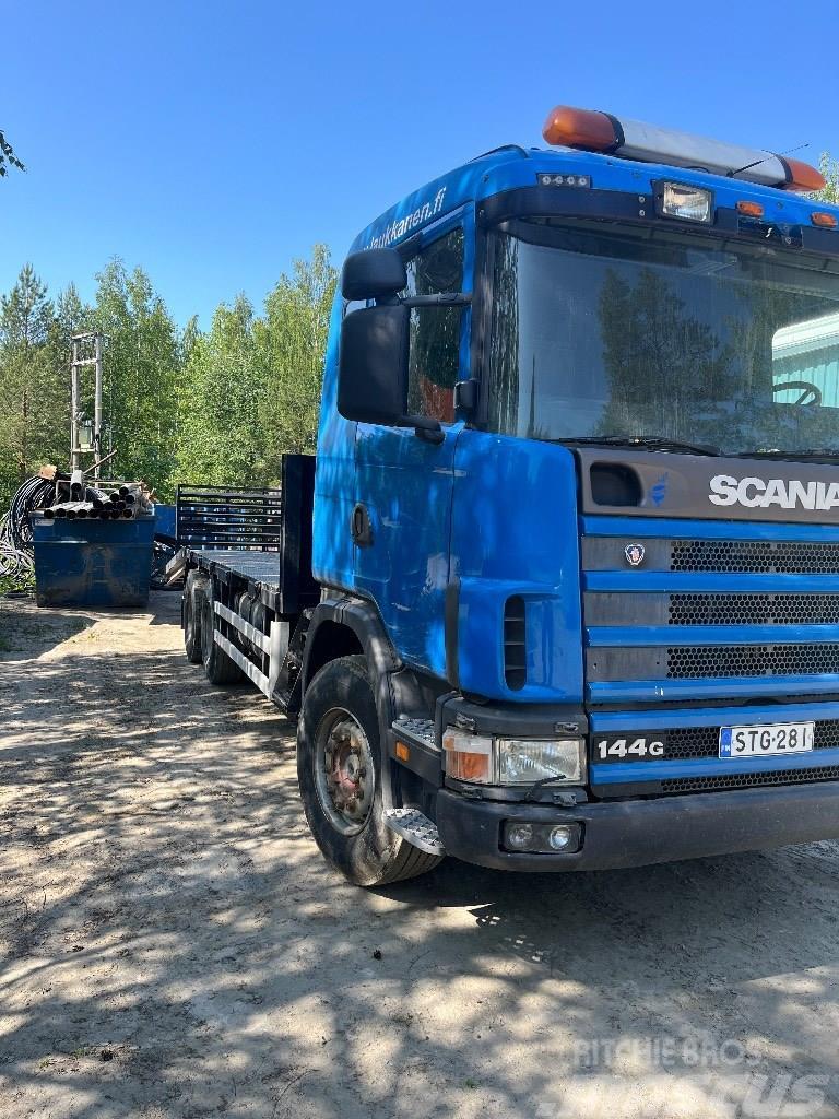 Scania koneenkuljetusauto 144 G Вантажівки / спеціальні
