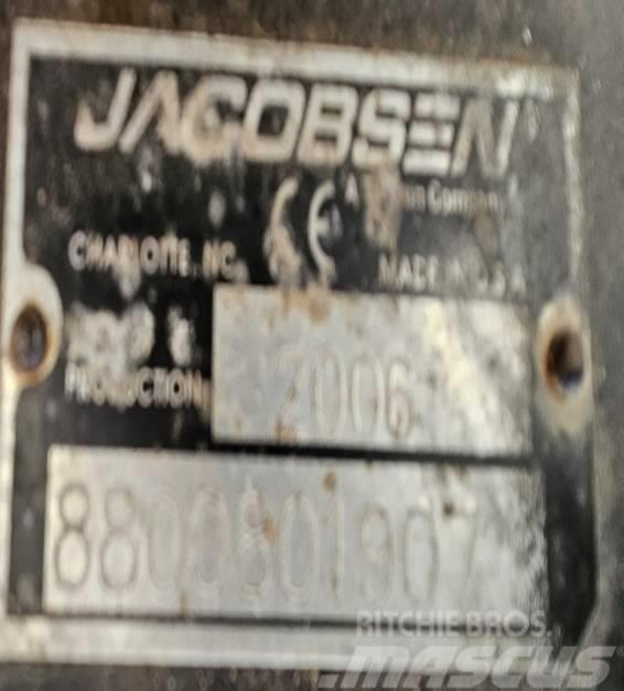 Jacobsen GROOM-MASTER 2 Бункерні граблі