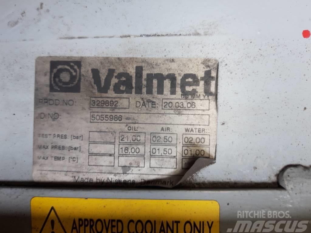 Valmet 901.3 water radiator Двигуни