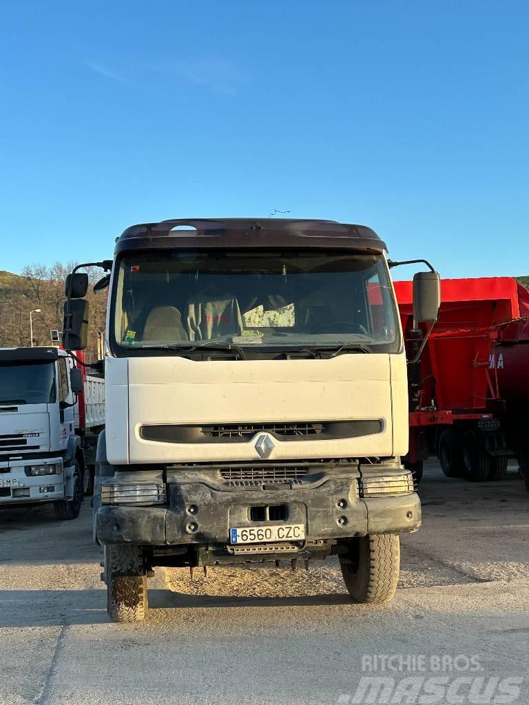 Renault kerax Вантажівки з гаковим підйомом
