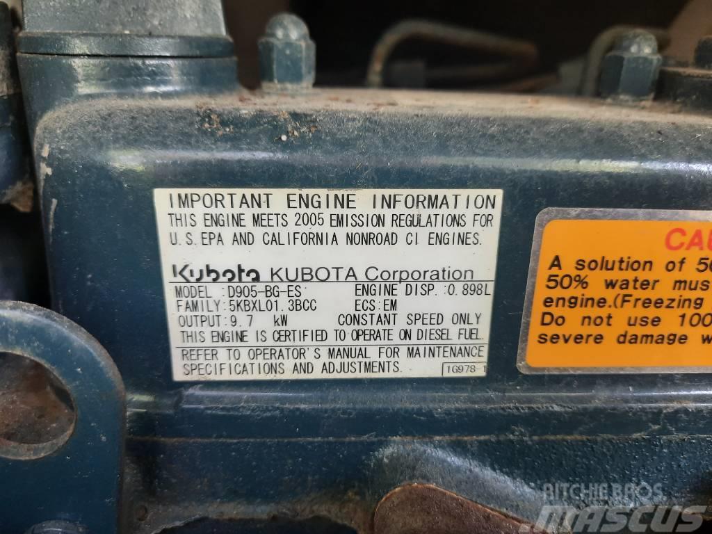 Kubota D905 silnik Двигуни