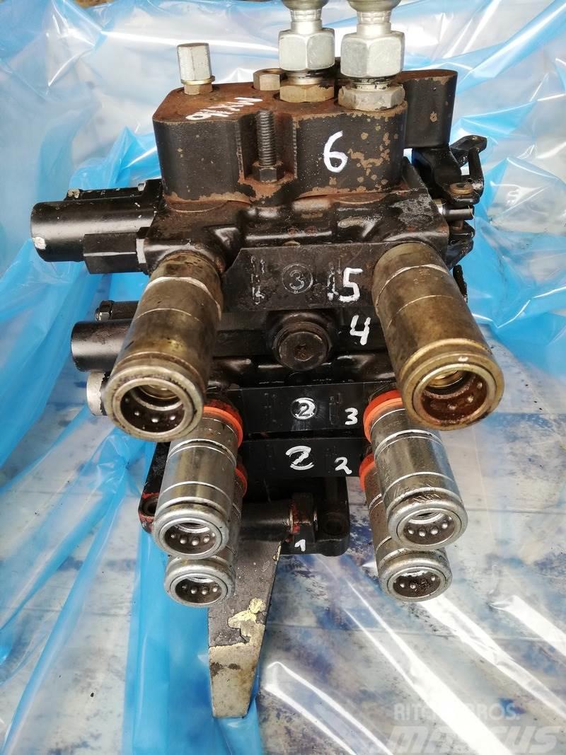 Case IH MX110 Remote control valve Гідравліка