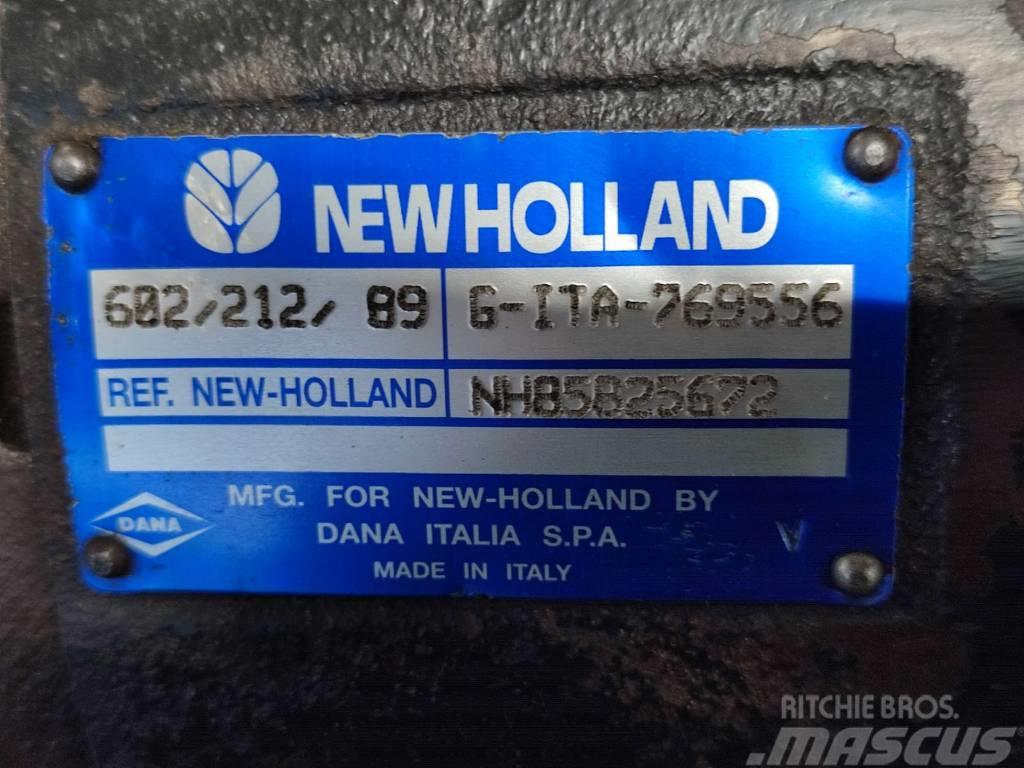 New Holland NEW HOLLAND LM 435 steering assist cylinder Шасі