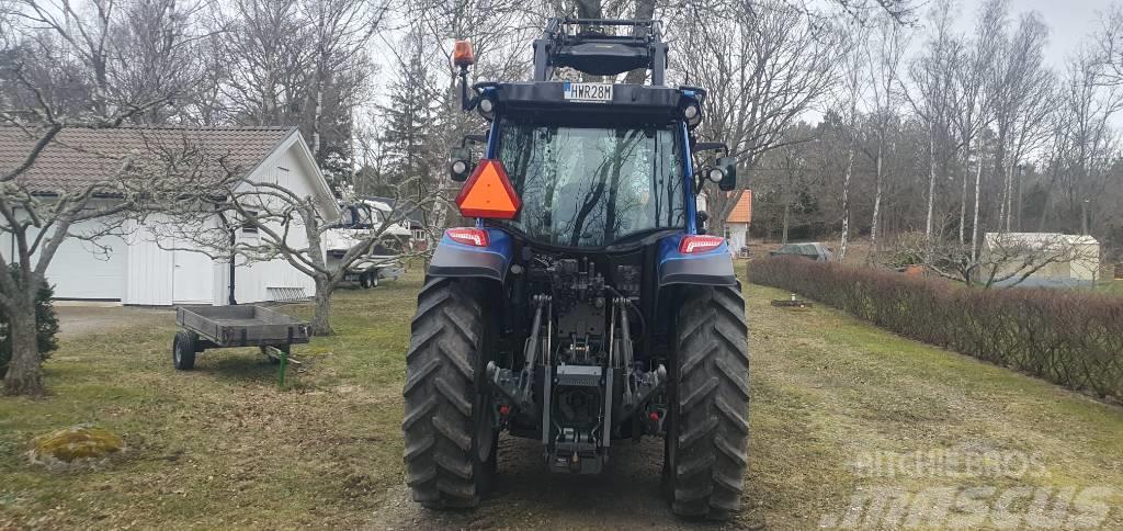 Valtra A105MH4 Трактори