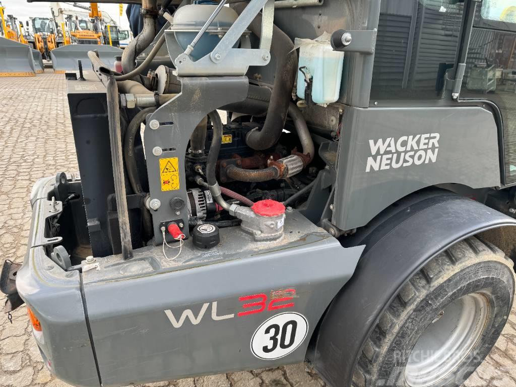 Wacker Neuson WL 32 Фронтальні навантажувачі