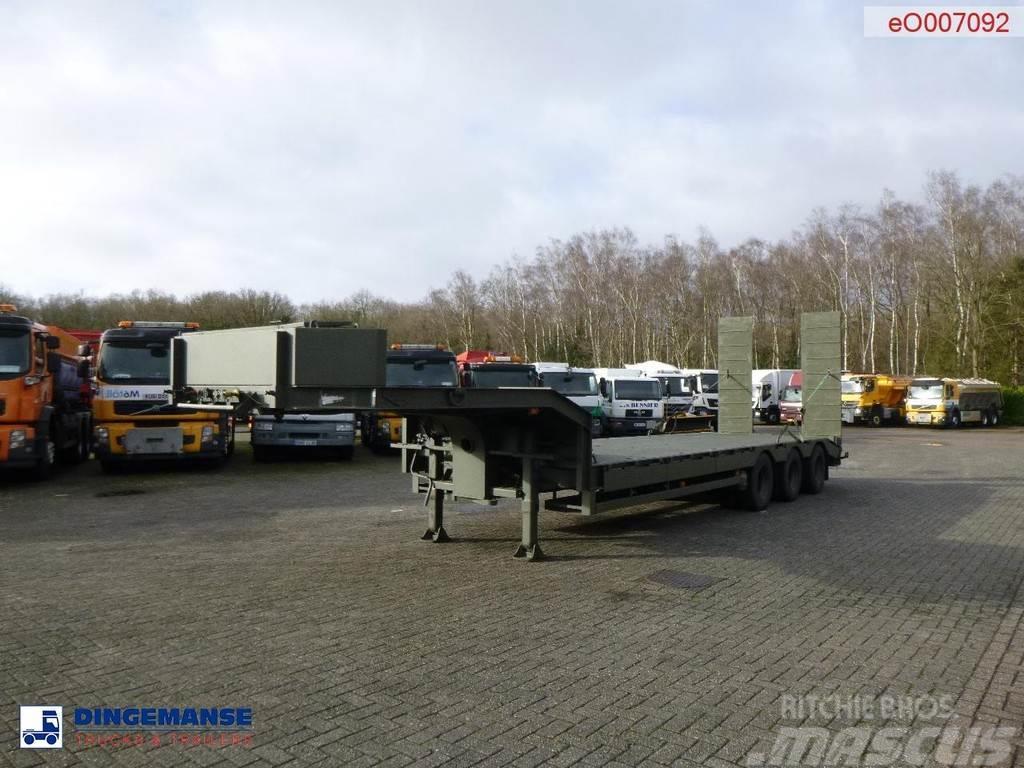 Broshuis 3-axle semi-lowbed trailer E-2130 / 73 t + ramps Напівпричепи-платформи/бічне розвантаження
