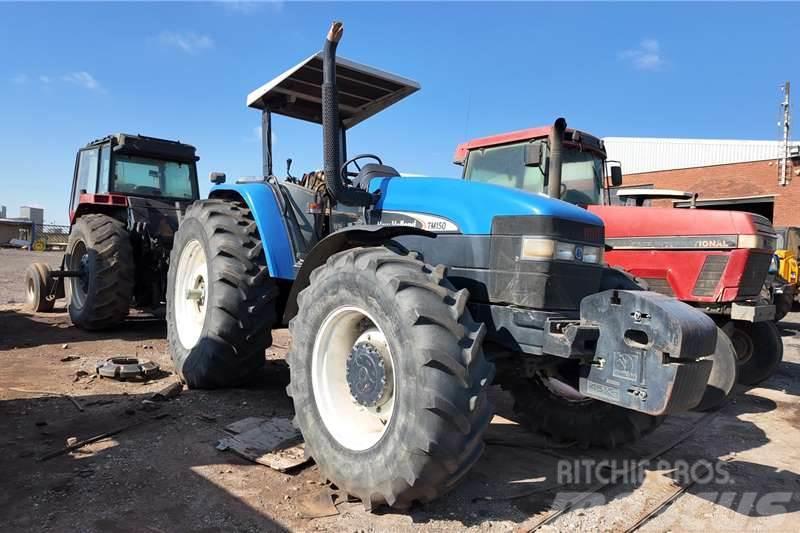 New Holland TM150Â TractorÂ Now stripping for spar Трактори